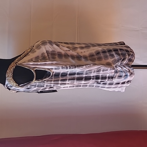 RAIN, size large, long sleeve cold shoulder black and white top. - Picture 3 of 5